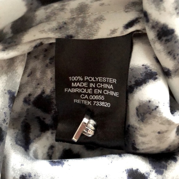RW & CO. Animal print blouse. Long sleeve long torso tunic top Subtle Sexy Large - Picture 4 of 10